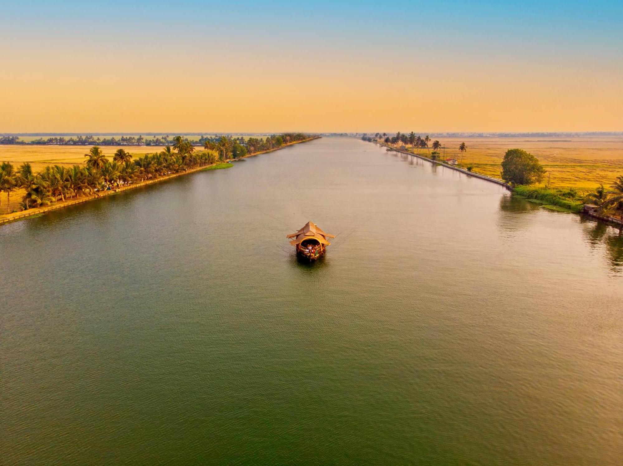 Spice Coast Cruises - Houseboat, A Cgh Earth Experience Hotel Alappuzha Exterior foto