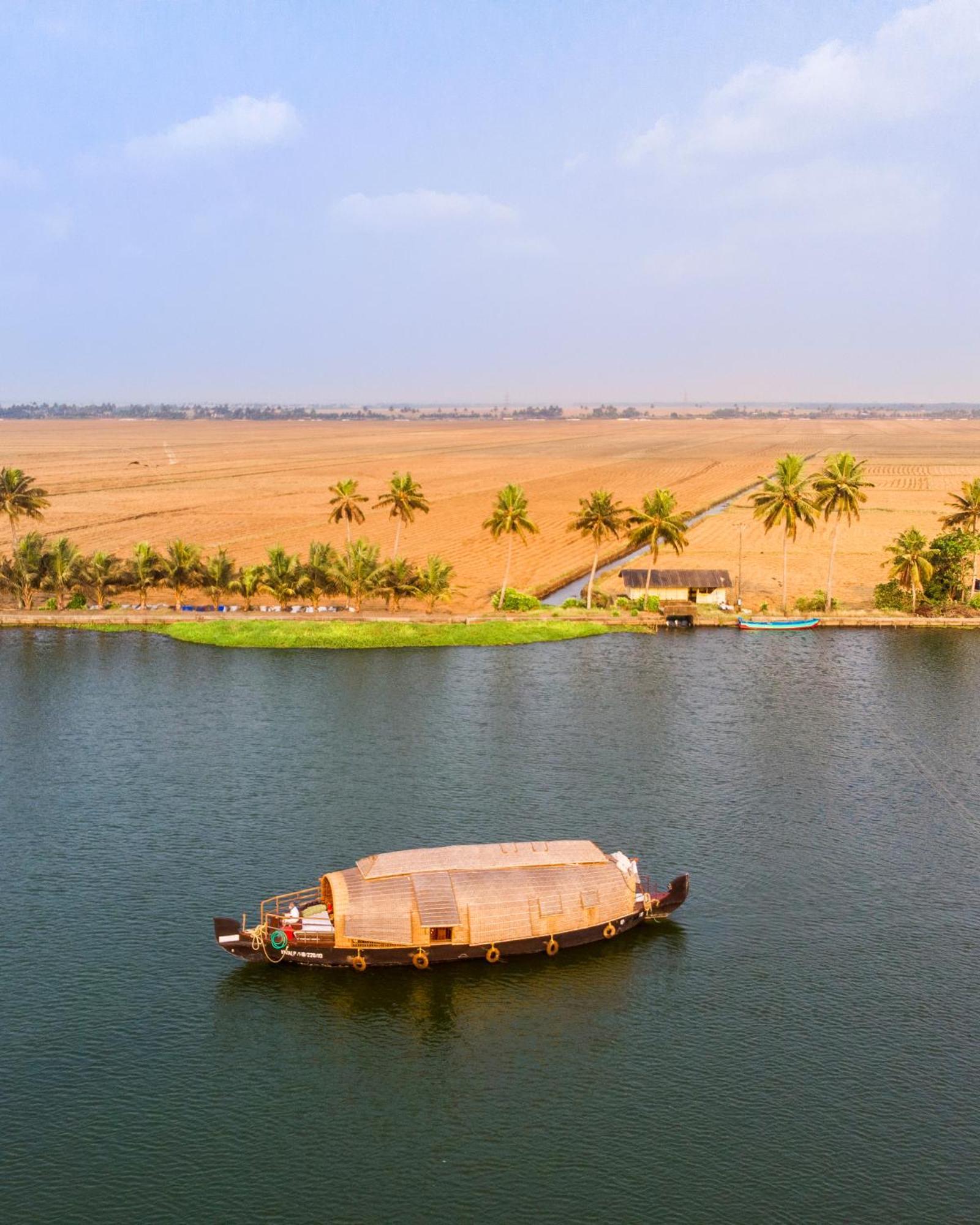 Spice Coast Cruises - Houseboat, A Cgh Earth Experience Hotel Alappuzha Exterior foto
