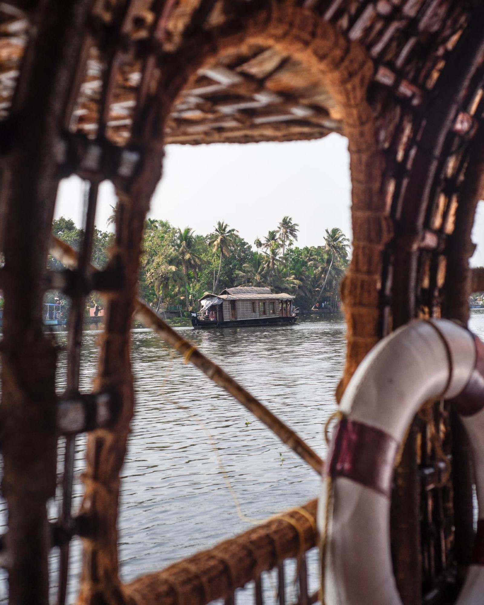 Spice Coast Cruises - Houseboat, A Cgh Earth Experience Hotel Alappuzha Exterior foto