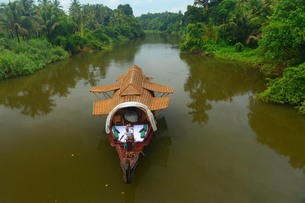 Spice Coast Cruises - Houseboat, A Cgh Earth Experience Hotel Alappuzha Exterior foto