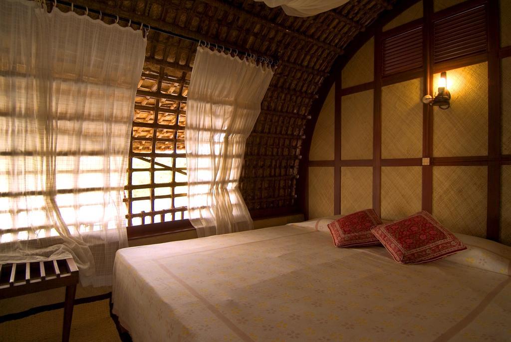 Spice Coast Cruises - Houseboat, A Cgh Earth Experience Hotel Alappuzha Exterior foto