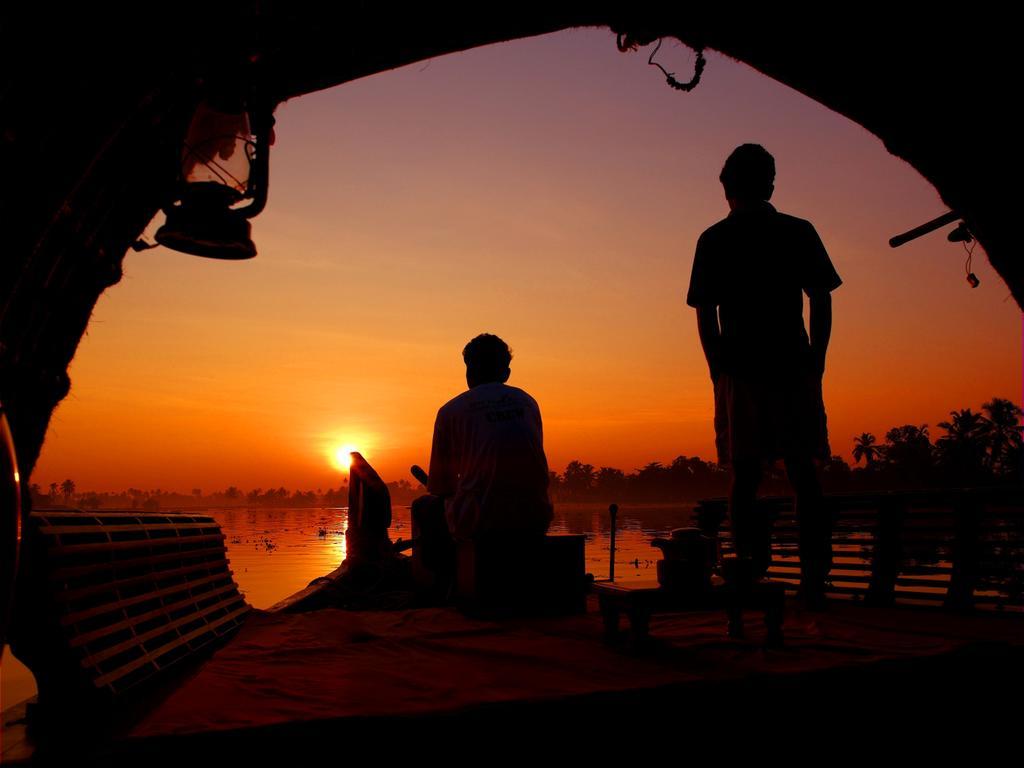 Spice Coast Cruises - Houseboat, A Cgh Earth Experience Hotel Alappuzha Exterior foto